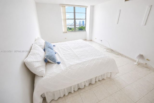 230 174th St 1916, Sunny Isles Beach, FL 33160