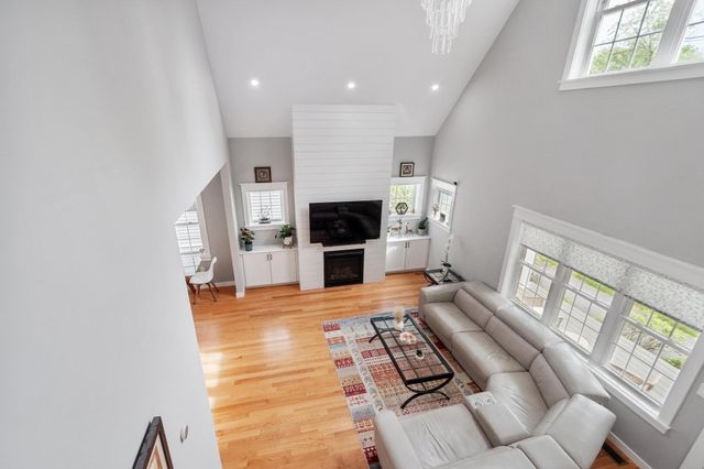 5 Baldwin Ct 5, Harvard, MA 01451