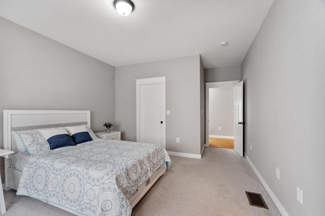 5 Baldwin Ct 5, Harvard, MA 01451