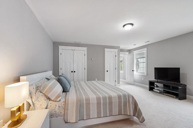 5 Baldwin Ct 5, Harvard, MA 01451