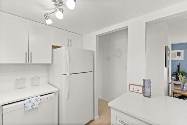 2425 FLAMINGO BOULEVARD K28, Bradenton, FL 34207