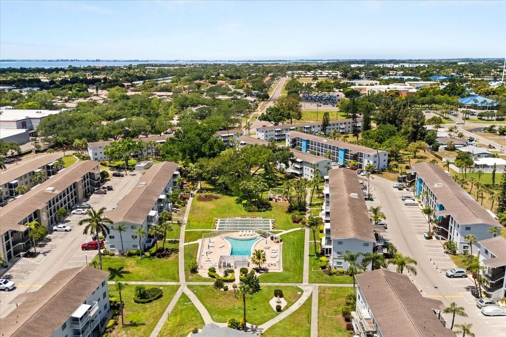 2425 FLAMINGO BOULEVARD K28, Bradenton, FL 34207