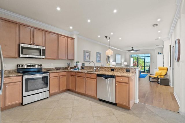 131 BABBLING BROOK RUN, Bradenton, FL 34212