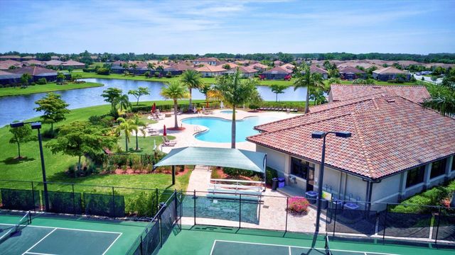 131 BABBLING BROOK RUN, Bradenton, FL 34212