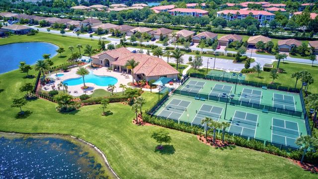 131 BABBLING BROOK RUN, Bradenton, FL 34212