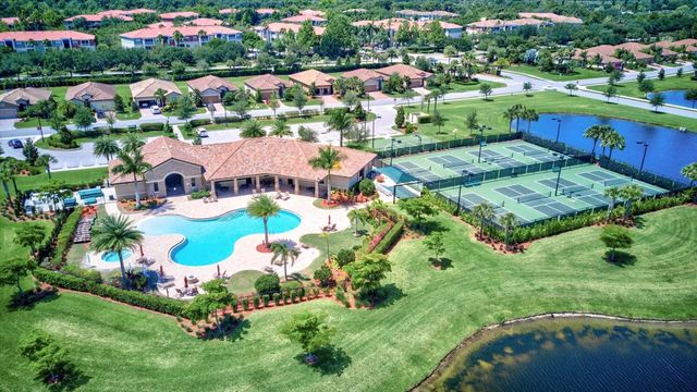 131 BABBLING BROOK RUN, Bradenton, FL 34212