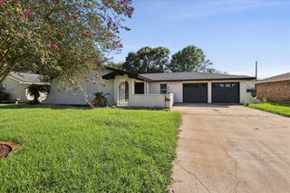 4601 Graves Avenue, Groves, TX 77619