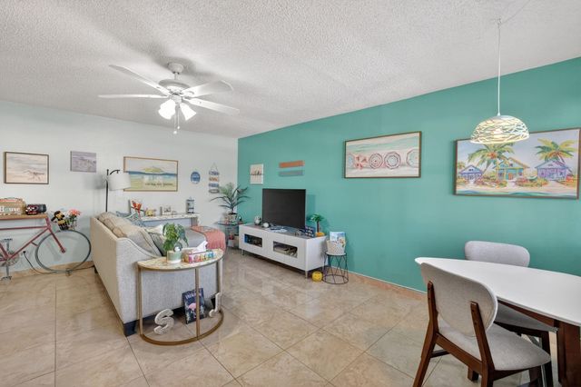 1354 N 12th Court 7B, Hollywood, FL 33019