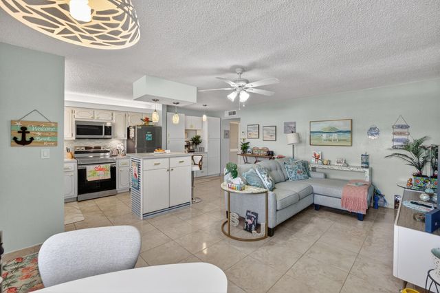 1354 N 12th Court 7B, Hollywood, FL 33019