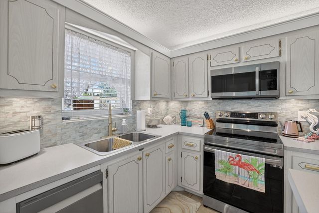 1354 N 12th Court 7B, Hollywood, FL 33019