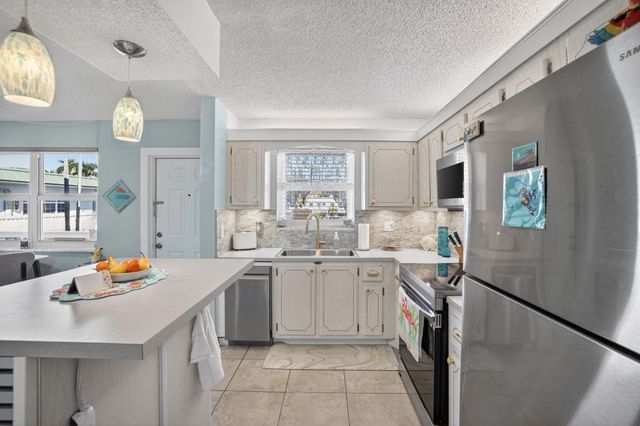 1354 N 12th Court 7B, Hollywood, FL 33019