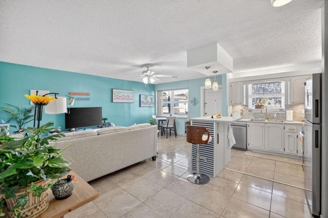 1354 N 12th Court 7B, Hollywood, FL 33019