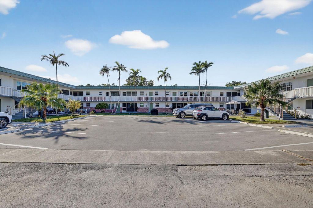 1354 N 12th Court 7B, Hollywood, FL 33019