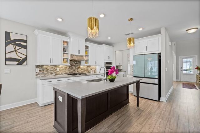 701 Stately Drive, Woodstock, GA 30188