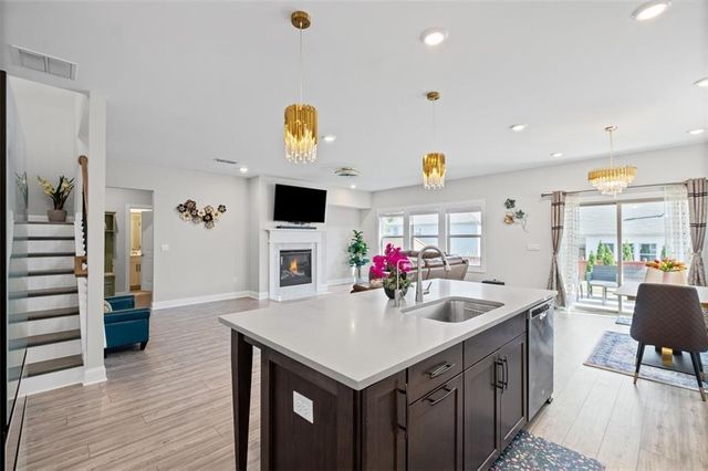 701 Stately Drive, Woodstock, GA 30188