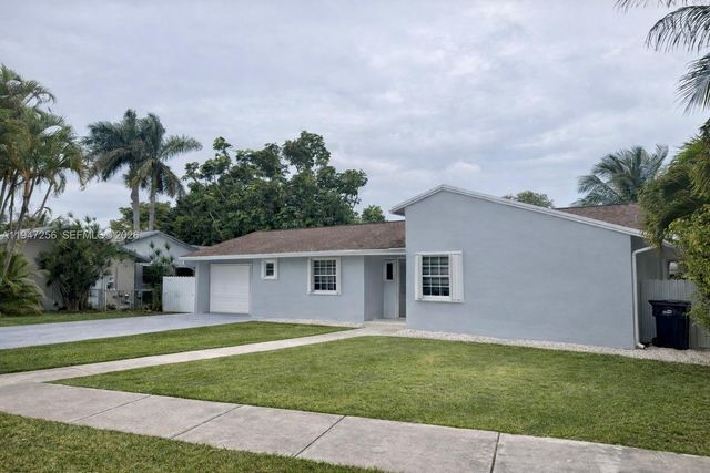 10351 SW 164th St, Miami, FL 33157