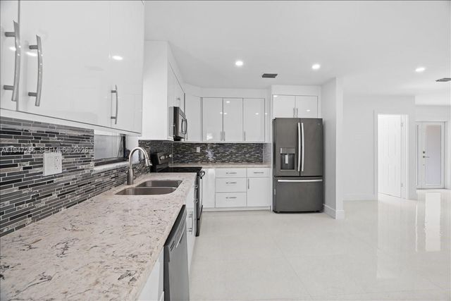 10351 SW 164th St, Miami, FL 33157