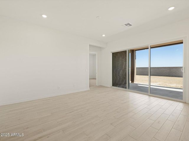 17776 W ODEUM Lane, Goodyear, AZ 85338