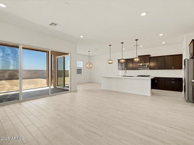 17776 W ODEUM Lane, Goodyear, AZ 85338