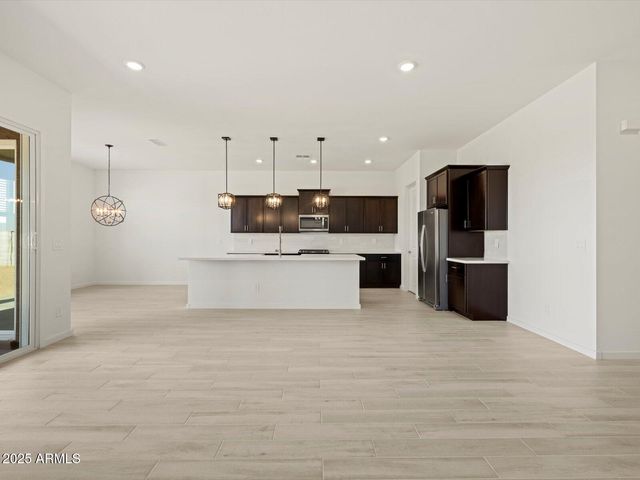 17776 W ODEUM Lane, Goodyear, AZ 85338