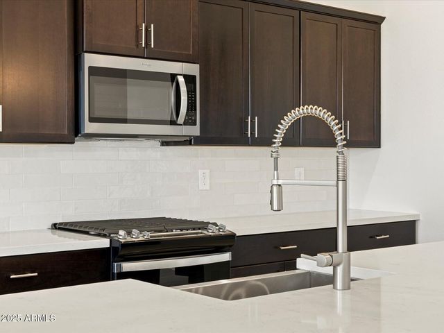 17776 W ODEUM Lane, Goodyear, AZ 85338