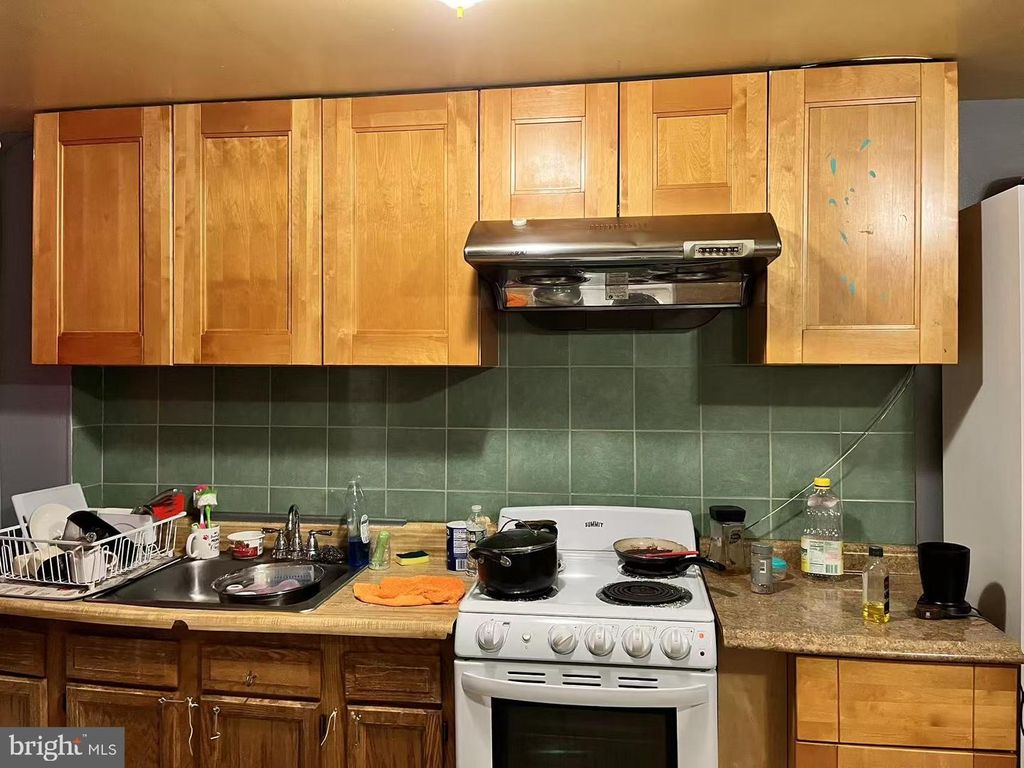 1818 S 8TH ST, PHILADELPHIA, PA 19148 — photo 2
