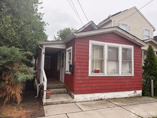 47 May Street, Hopelawn, NJ 08861