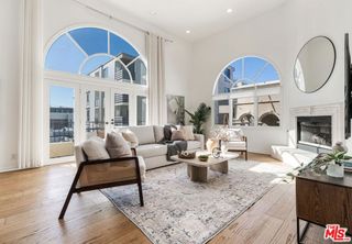 435 Arnaz Drive 304, Los Angeles, CA 90048