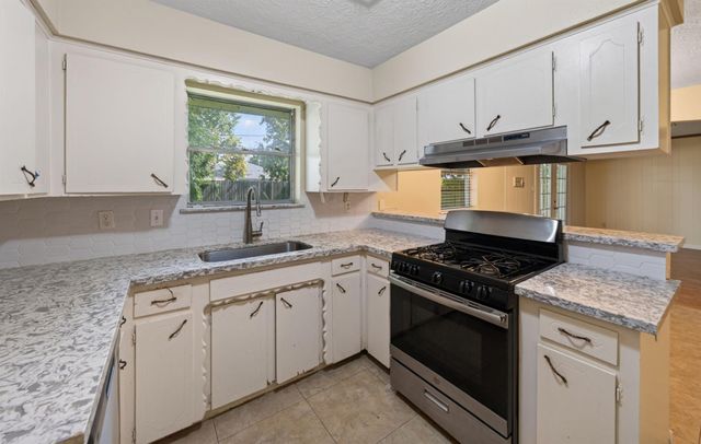 8530 Cedel Drive, Houston, TX 77055