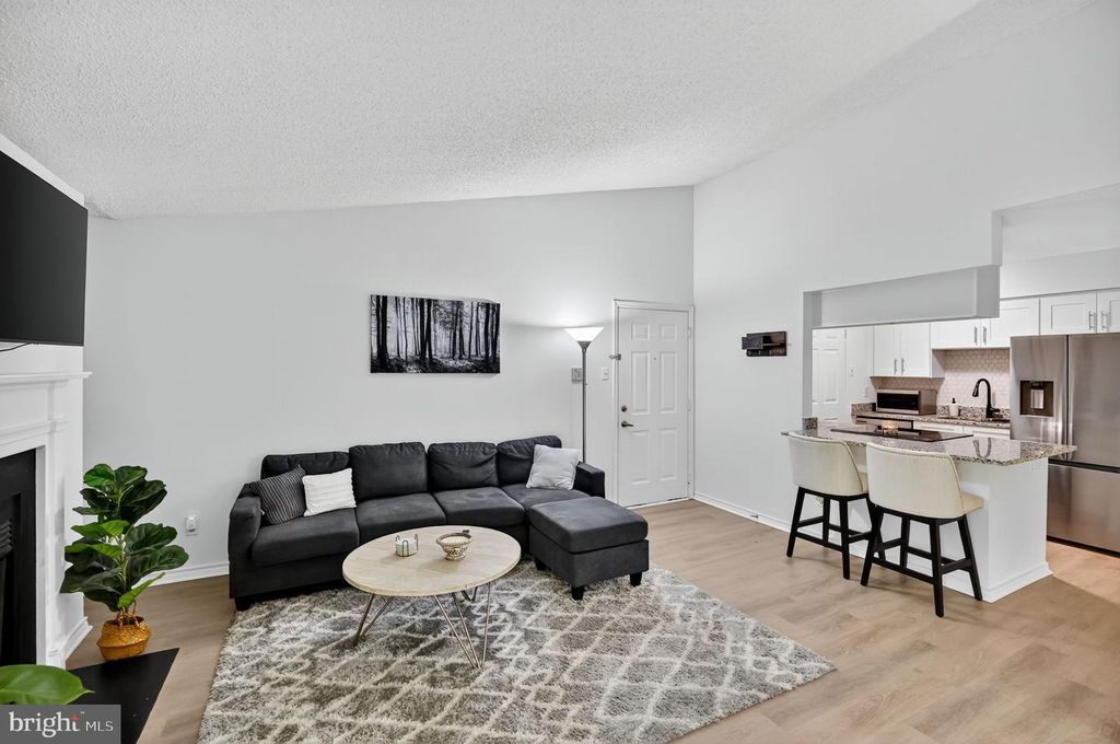 1530 LINCOLN WAY #302, Mclean, VA 22102