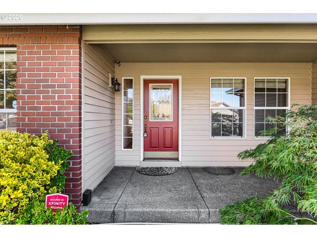 19380 HAZELGROVE Dr, Oregon City, OR 97045