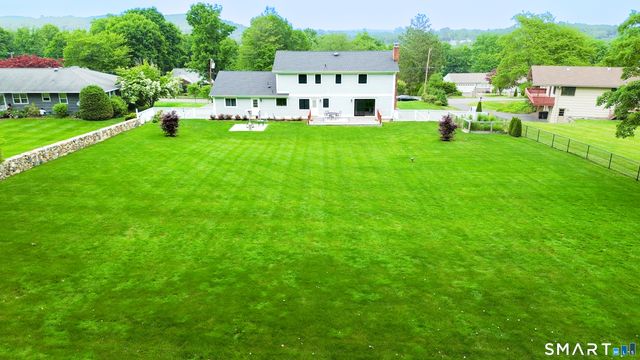14 East Gate Road, Danbury, CT 06811