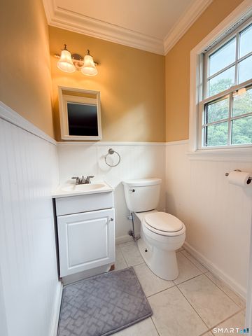 14 East Gate Road, Danbury, CT 06811
