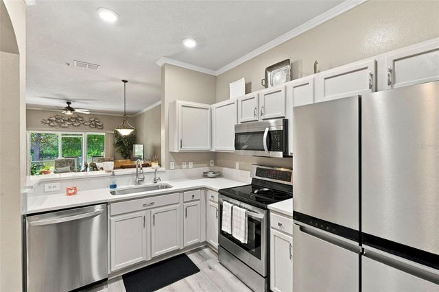 11193 KAPOK GRAND CIRCLE, Madeira Beach, FL 33708