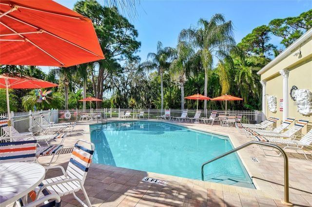 11193 KAPOK GRAND CIRCLE, Madeira Beach, FL 33708