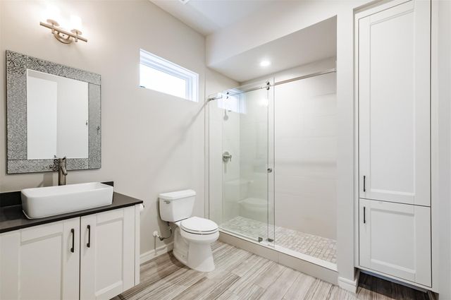 711 W Clay Street, Houston, TX 77019
