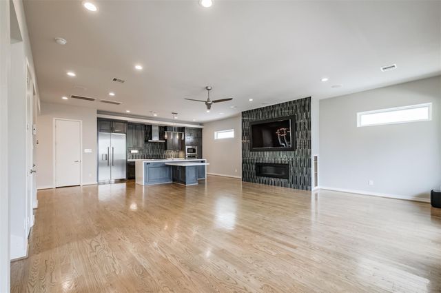 711 W Clay Street, Houston, TX 77019