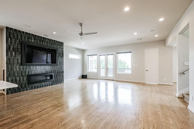 711 W Clay Street, Houston, TX 77019
