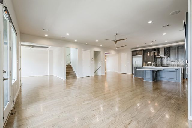 711 W Clay Street, Houston, TX 77019