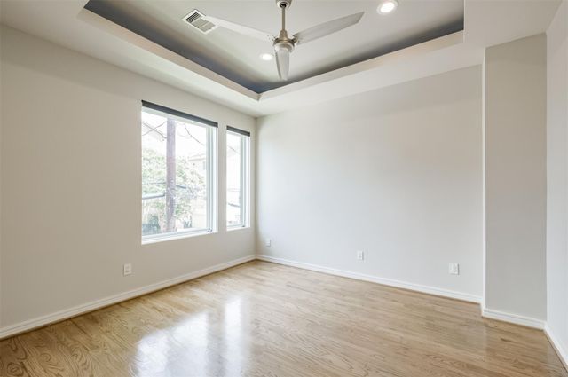 711 W Clay Street, Houston, TX 77019