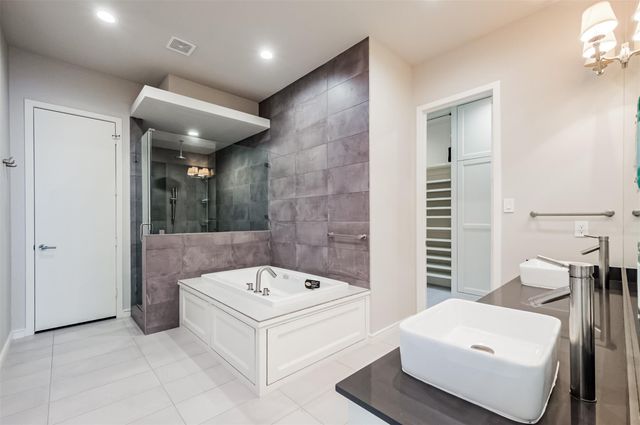 711 W Clay Street, Houston, TX 77019