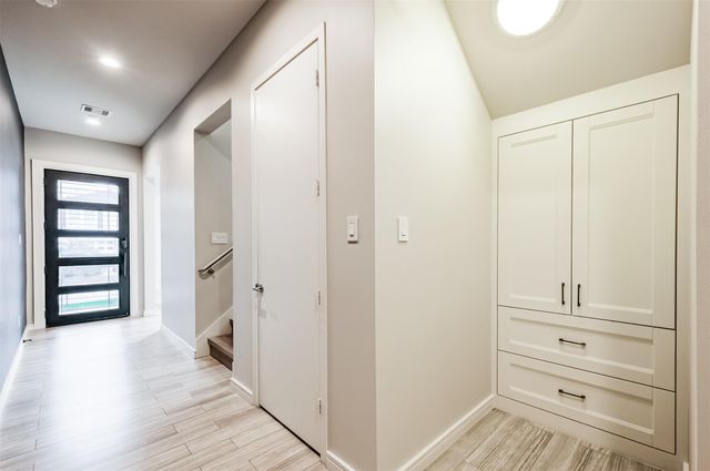 711 W Clay Street, Houston, TX 77019