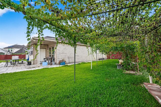 2102 Argos Drive, Missouri City, TX 77459