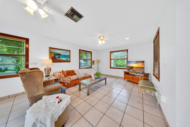 7250 SW 34th St Rd, Miami, FL 33155