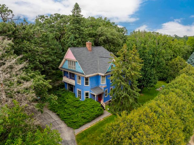 5634 University Avenue, Cedar Falls, IA 50613