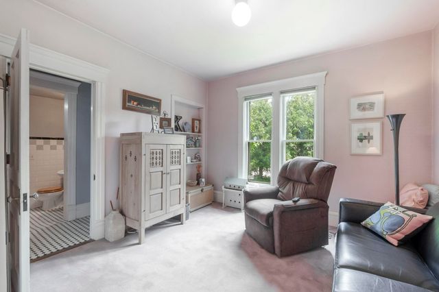 5634 University Avenue, Cedar Falls, IA 50613