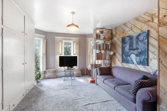 5634 University Avenue, Cedar Falls, IA 50613