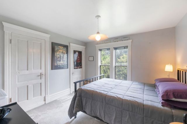 5634 University Avenue, Cedar Falls, IA 50613