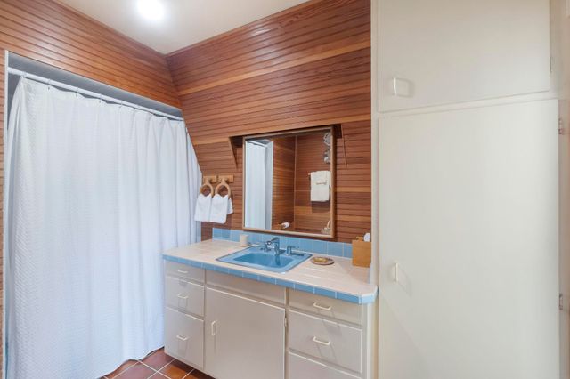 5634 University Avenue, Cedar Falls, IA 50613