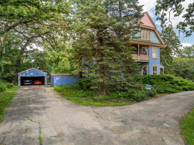 5634 University Avenue, Cedar Falls, IA 50613